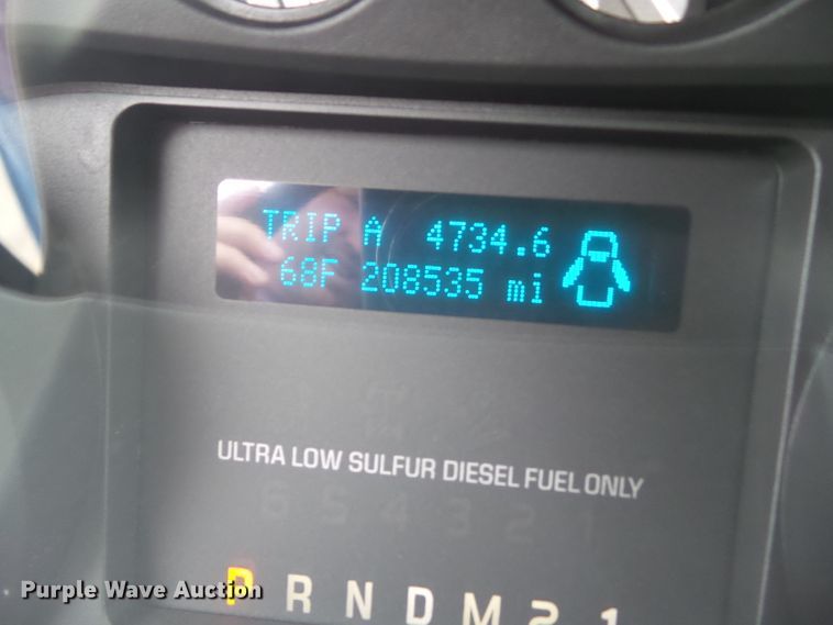 image for item GX9112 2011 Ford F550 Super Duty  service truck with crane