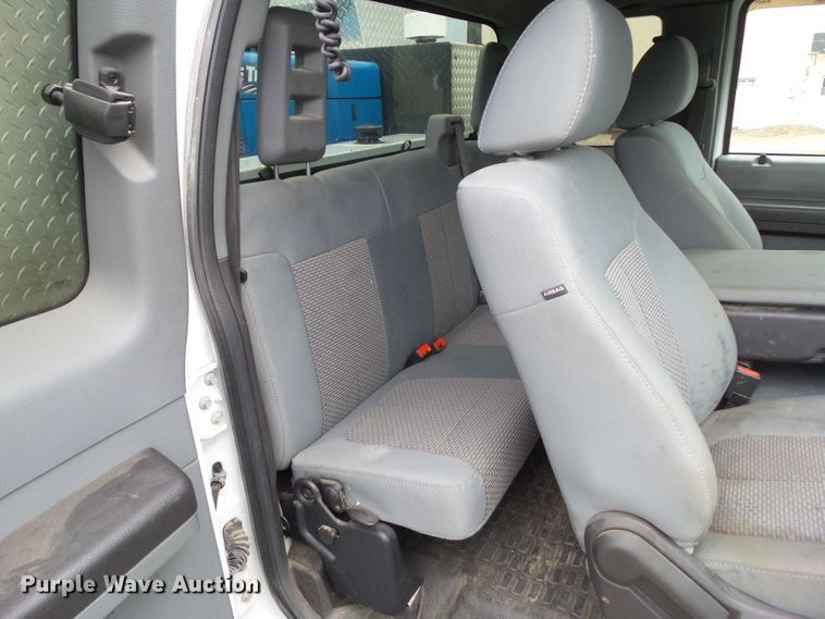 image for item GX9112 2011 Ford F550 Super Duty  service truck with crane