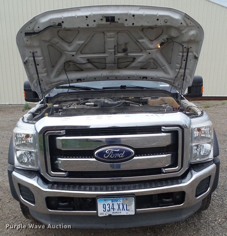 image for item GX9112 2011 Ford F550 Super Duty  service truck with crane