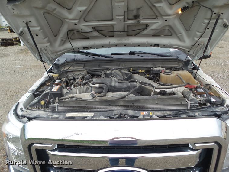 image for item GX9112 2011 Ford F550 Super Duty  service truck with crane