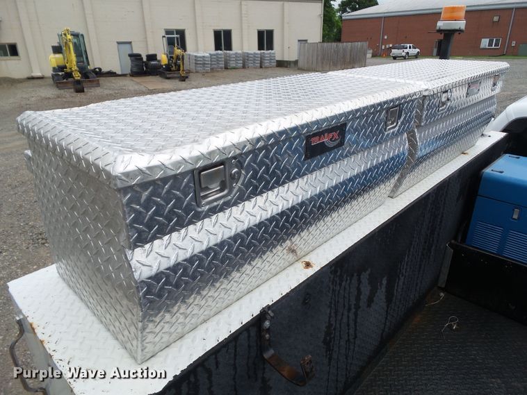 image for item GX9112 2011 Ford F550 Super Duty  service truck with crane