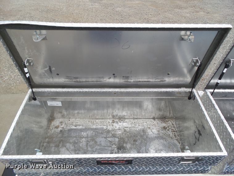 image for item GX9112 2011 Ford F550 Super Duty  service truck with crane