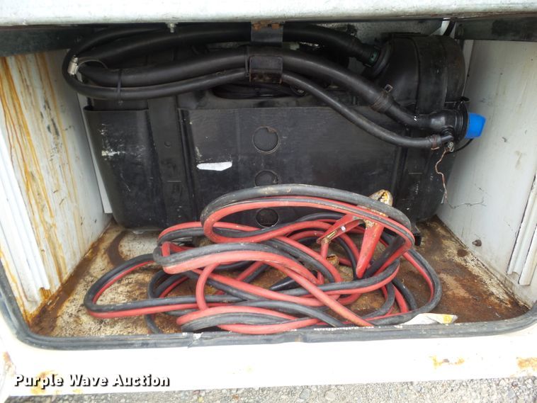 image for item GX9112 2011 Ford F550 Super Duty  service truck with crane