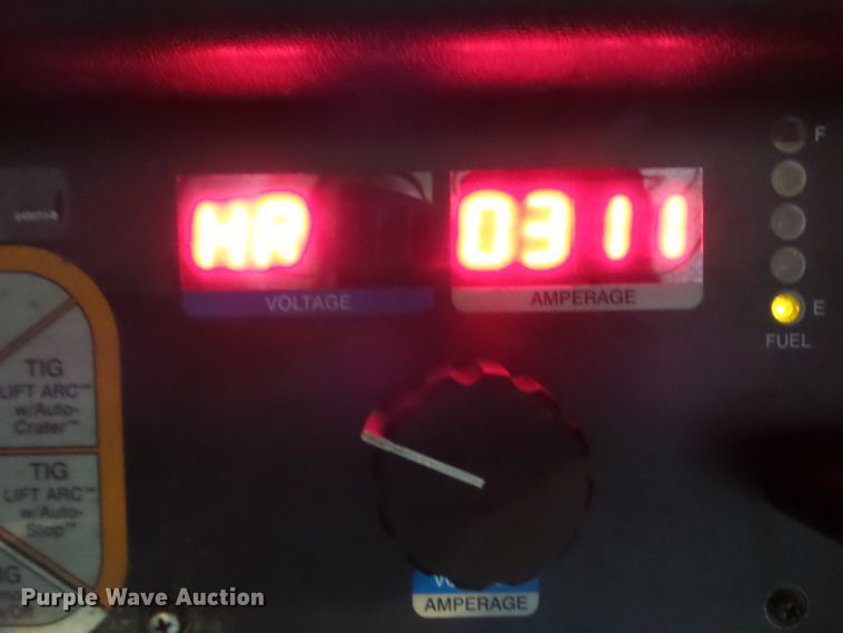 image for item GX9112 2011 Ford F550 Super Duty  service truck with crane