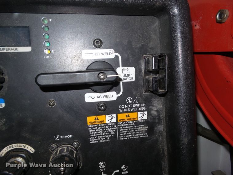 image for item GX9112 2011 Ford F550 Super Duty  service truck with crane