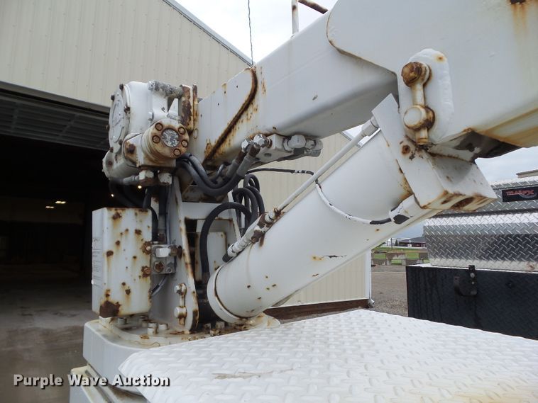 image for item GX9112 2011 Ford F550 Super Duty  service truck with crane