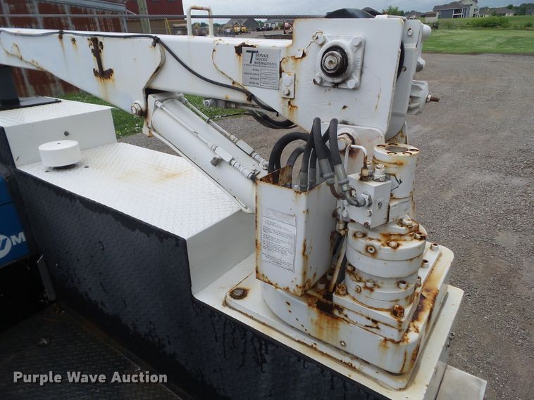 image for item GX9112 2011 Ford F550 Super Duty  service truck with crane