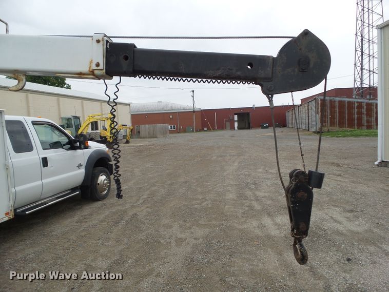 image for item GX9112 2011 Ford F550 Super Duty  service truck with crane