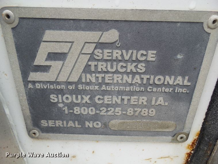 image for item GX9112 2011 Ford F550 Super Duty  service truck with crane