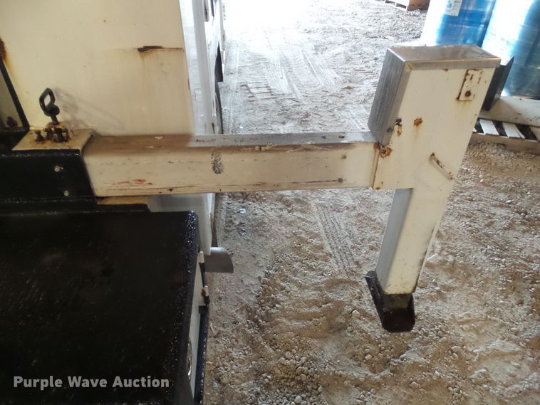 image for item GX9112 2011 Ford F550 Super Duty  service truck with crane