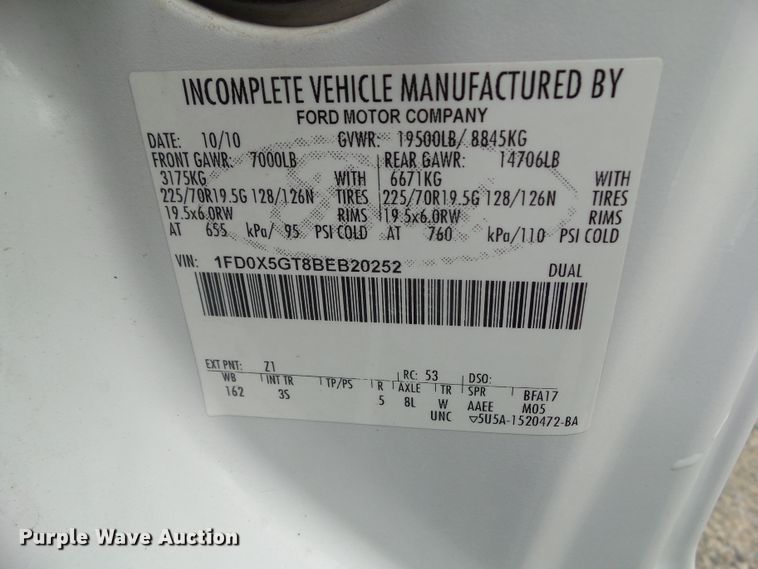 image for item GX9112 2011 Ford F550 Super Duty  service truck with crane