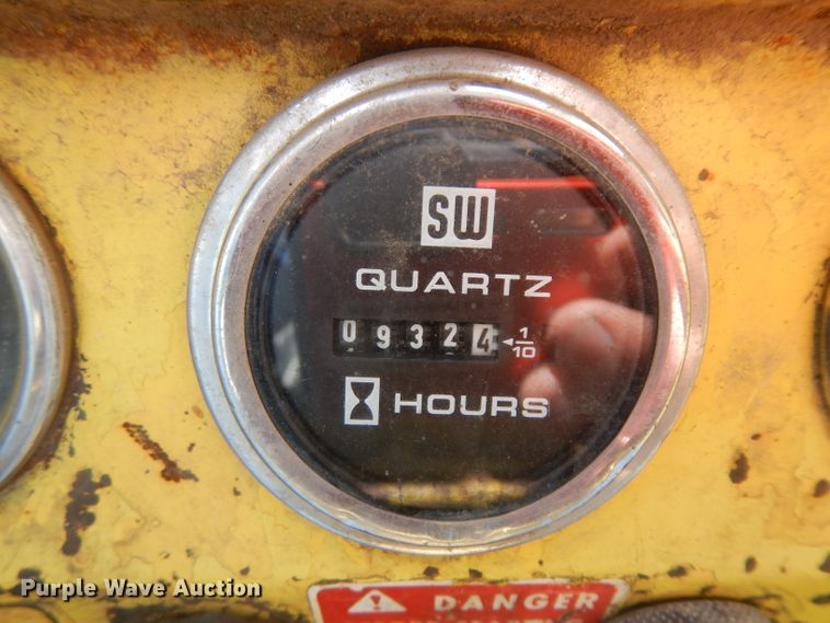 image for item HA9252 New Holland L775  skid steer loader