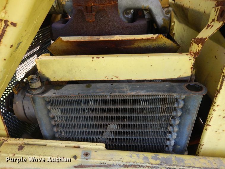 image for item HA9252 New Holland L775  skid steer loader