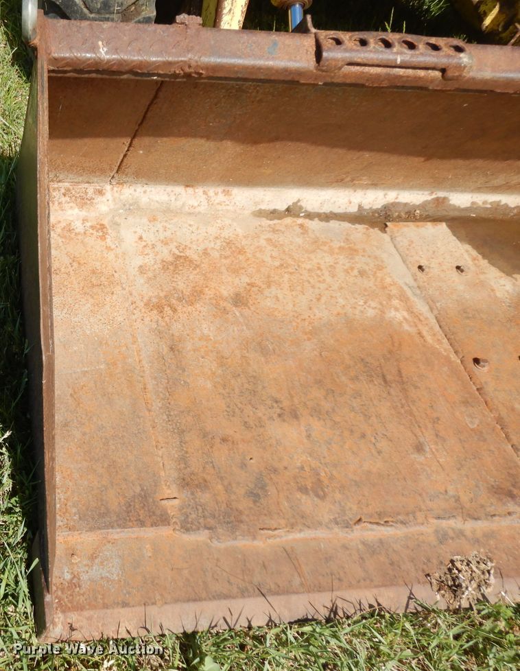 image for item HA9252 New Holland L775  skid steer loader