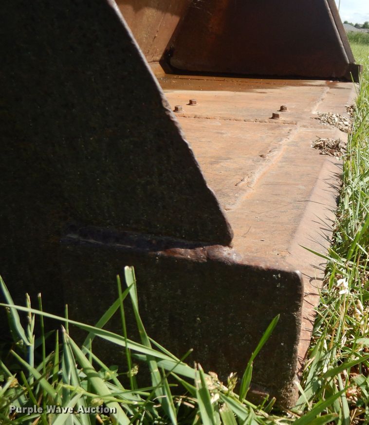 image for item HA9252 New Holland L775  skid steer loader