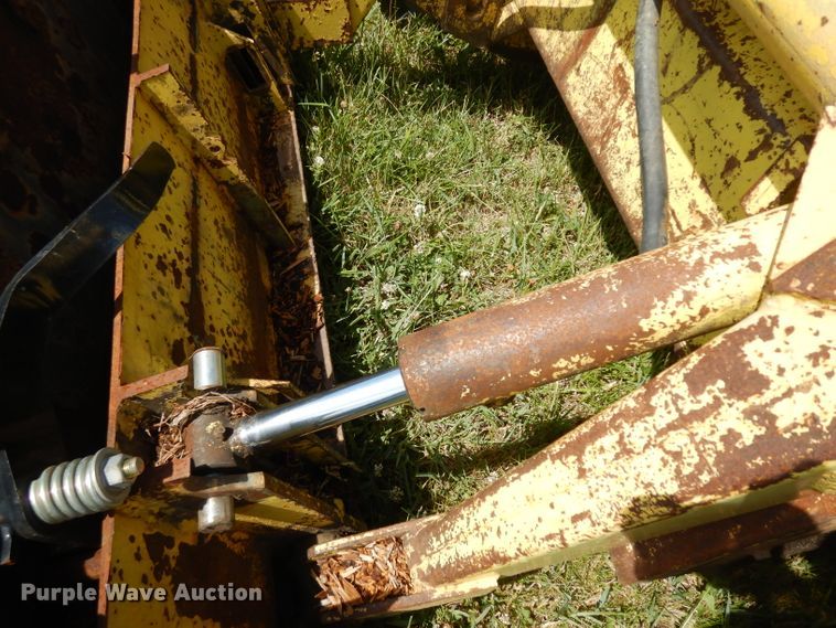 image for item HA9252 New Holland L775  skid steer loader