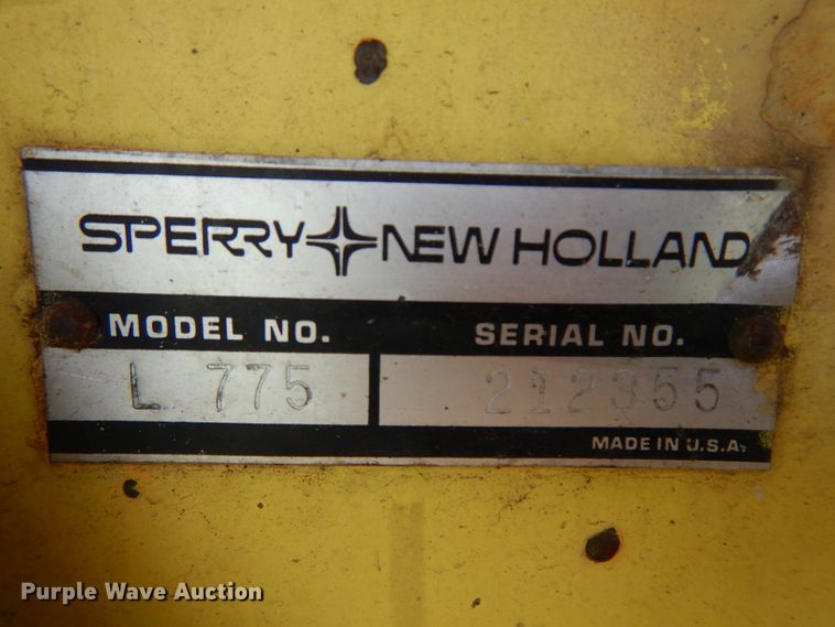 image for item HA9252 New Holland L775  skid steer loader