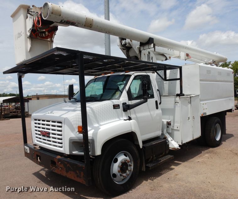 image for item HA9253 2003 GMC C7500  forestry bucket truck