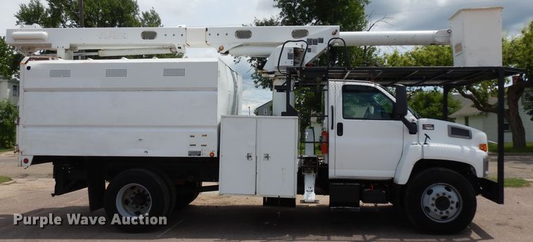image for item HA9253 2003 GMC C7500  forestry bucket truck
