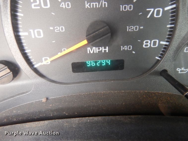 image for item HA9253 2003 GMC C7500  forestry bucket truck