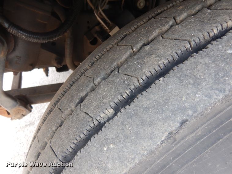 image for item HA9253 2003 GMC C7500  forestry bucket truck