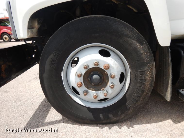 image for item HA9253 2003 GMC C7500  forestry bucket truck