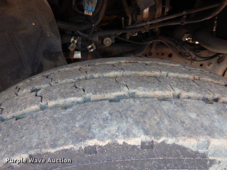 image for item HA9253 2003 GMC C7500  forestry bucket truck