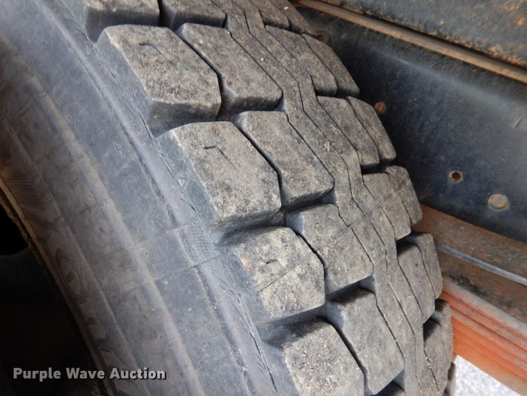 image for item HA9253 2003 GMC C7500  forestry bucket truck