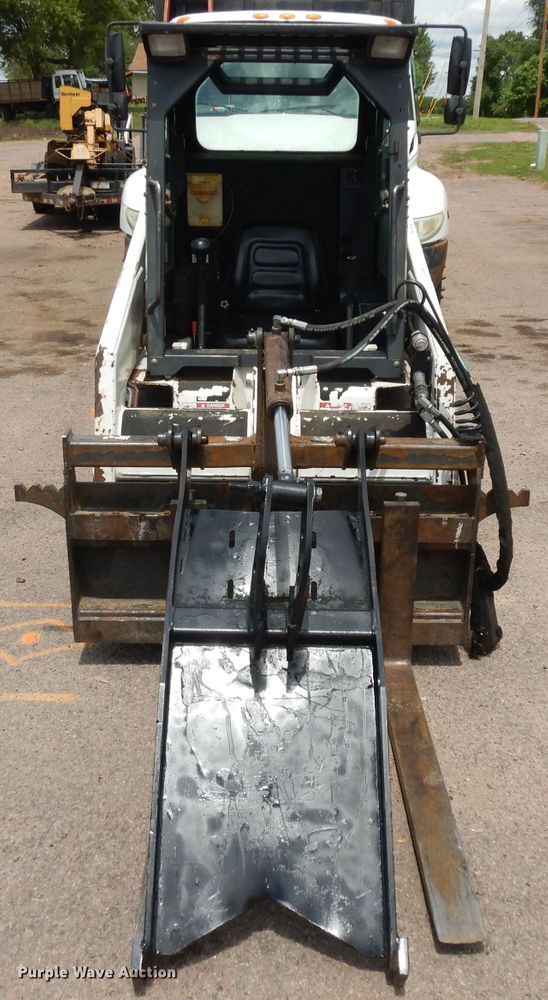 image for item HA9255 2003 Bobcat 553  skid steer loader