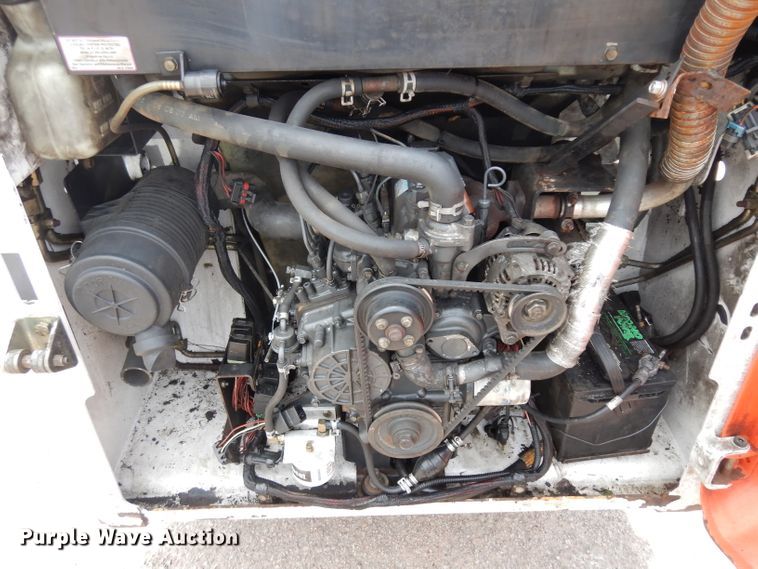 image for item HA9255 2003 Bobcat 553  skid steer loader