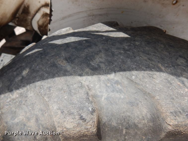 image for item HA9255 2003 Bobcat 553  skid steer loader