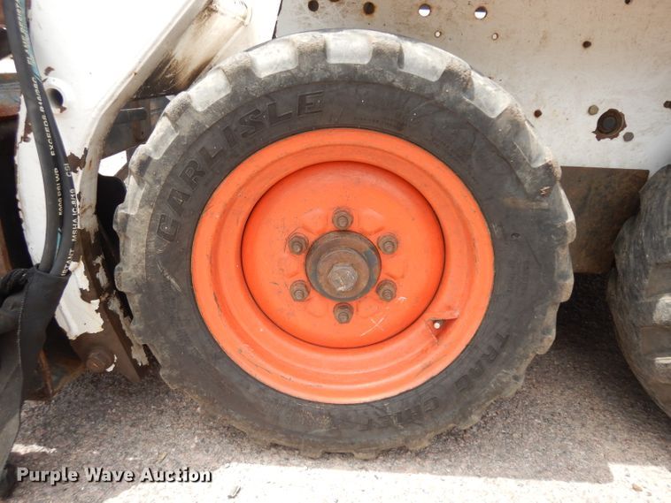 image for item HA9255 2003 Bobcat 553  skid steer loader