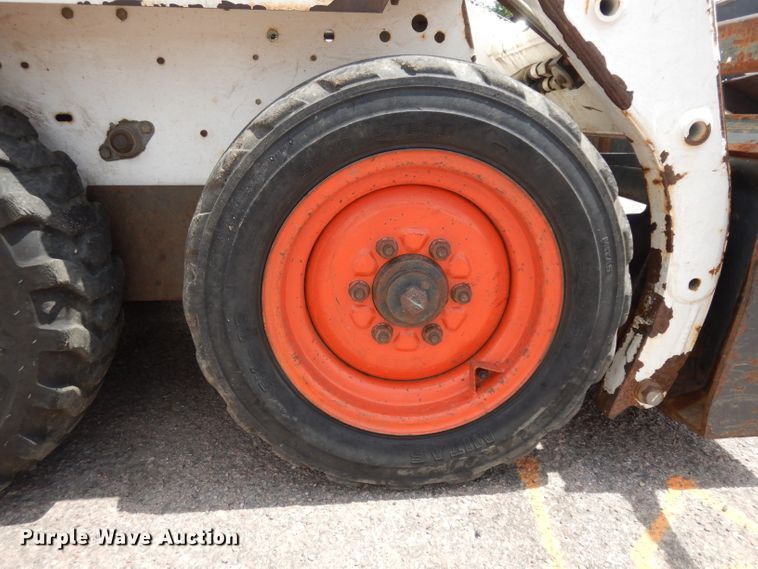 image for item HA9255 2003 Bobcat 553  skid steer loader