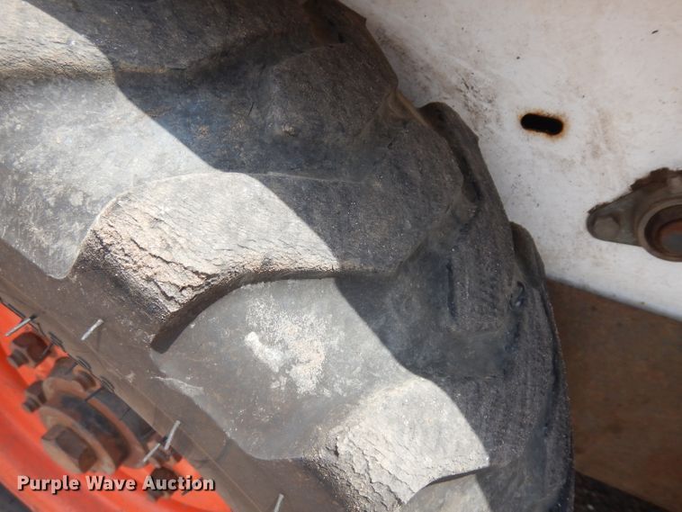 image for item HA9255 2003 Bobcat 553  skid steer loader