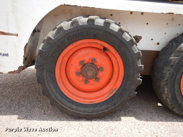 image for item HA9255 2003 Bobcat 553  skid steer loader