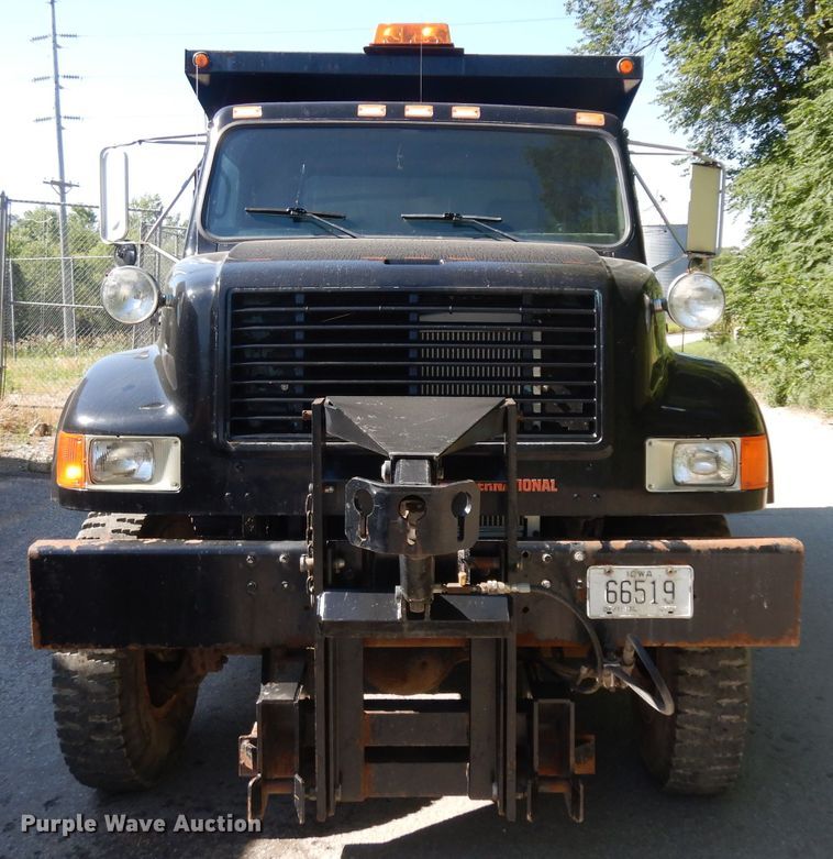 image for item HA9282 1993 International 4900  dump truck
