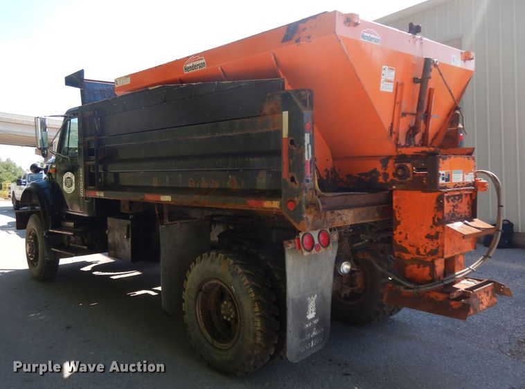 image for item HA9282 1993 International 4900  dump truck