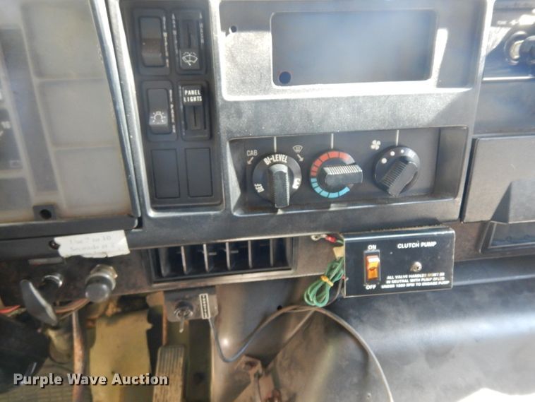 image for item HA9282 1993 International 4900  dump truck