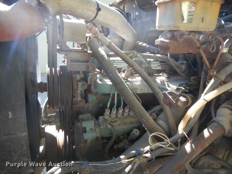 image for item HA9282 1993 International 4900  dump truck