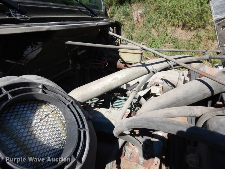 image for item HA9282 1993 International 4900  dump truck