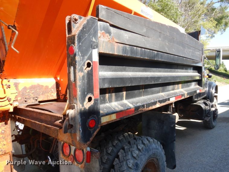 image for item HA9282 1993 International 4900  dump truck