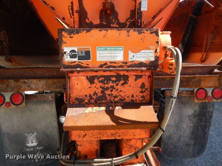 image for item HA9282 1993 International 4900  dump truck