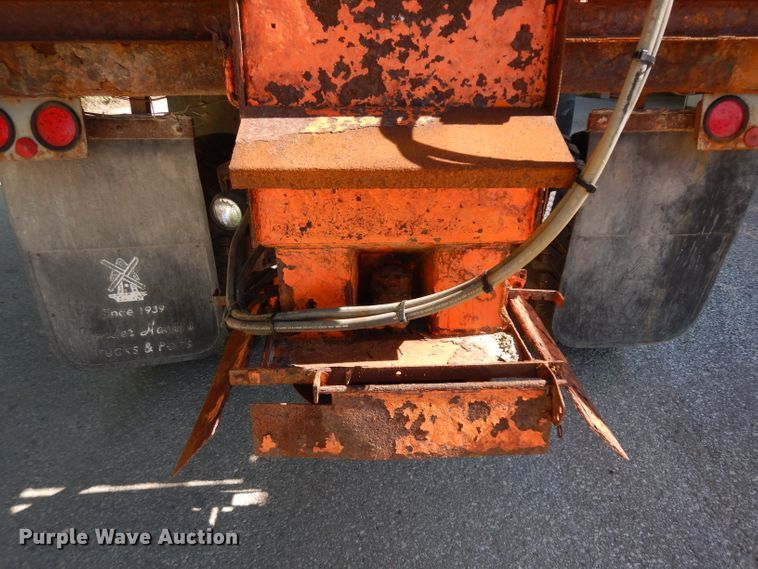 image for item HA9282 1993 International 4900  dump truck