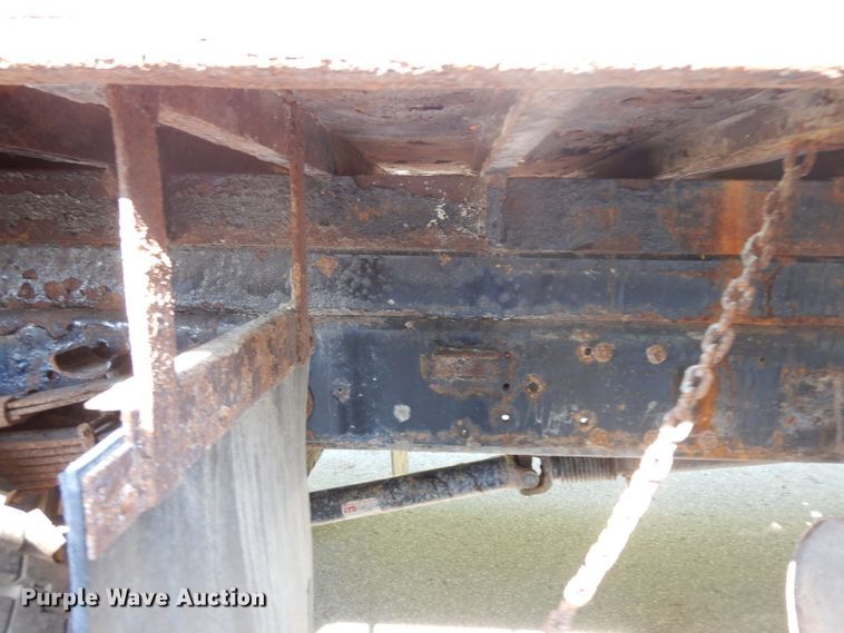 image for item HA9282 1993 International 4900  dump truck