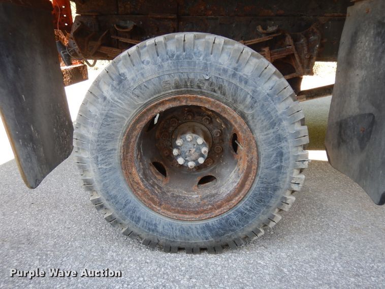 image for item HA9282 1993 International 4900  dump truck