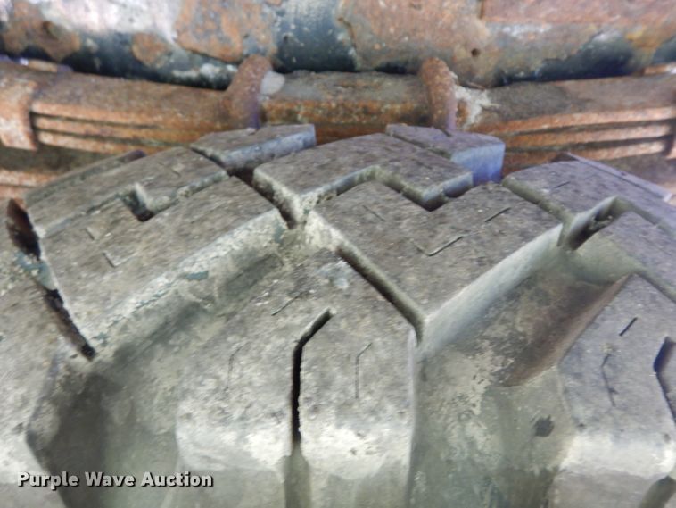 image for item HA9282 1993 International 4900  dump truck