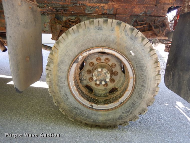 image for item HA9282 1993 International 4900  dump truck