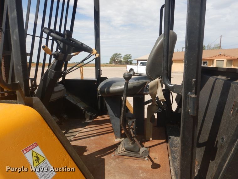 image for item HC9052 2005 JCB Loadall 520-50  forklift