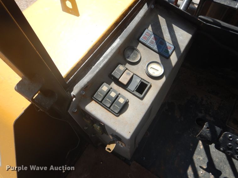 image for item HC9052 2005 JCB Loadall 520-50  forklift