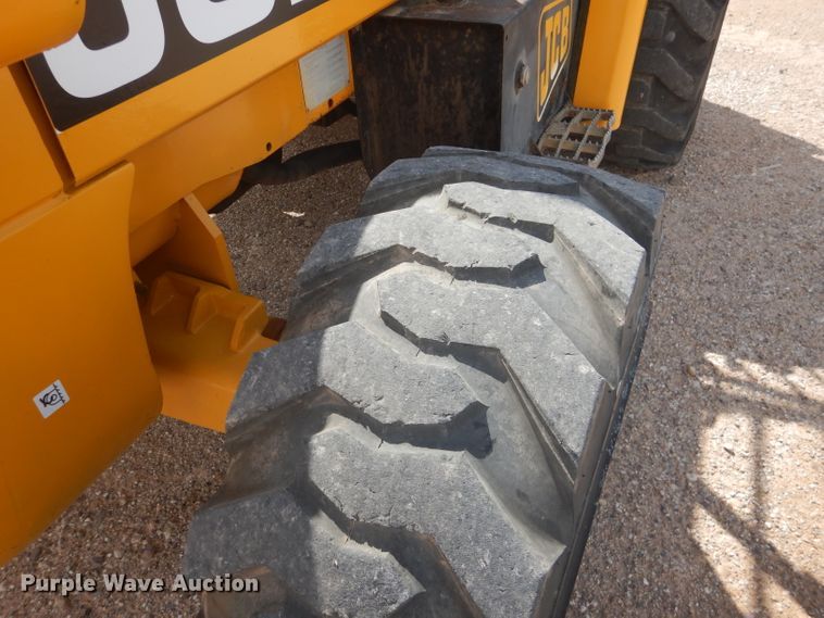 image for item HC9052 2005 JCB Loadall 520-50  forklift